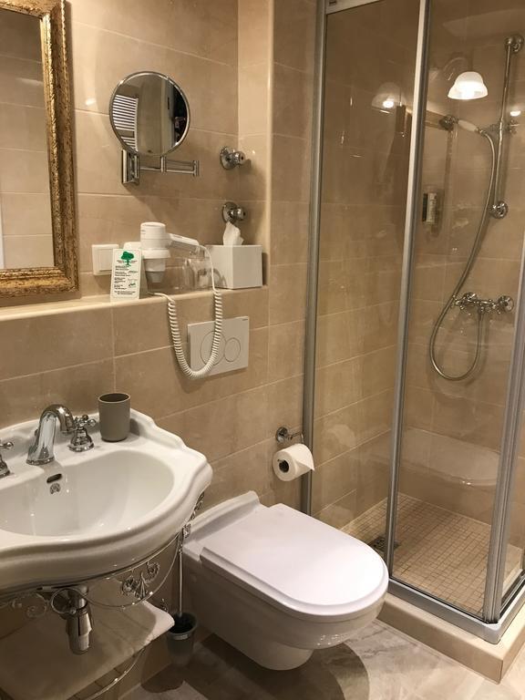 Apartment-Hotel Am Rathaus Dusseldorf Ngoại thất bức ảnh